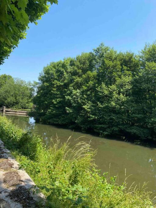 Les Rives De L'Indre. Parking Gratuit. Lit 160Cm Lejlighed Châteauroux Eksteriør billede